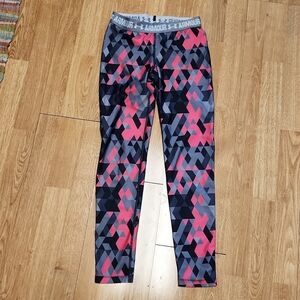 Under Armour hot pink and black legging sz XS